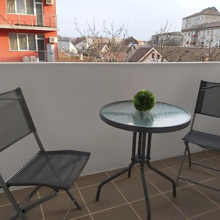 Talina Apartament Oradea Exterior foto
